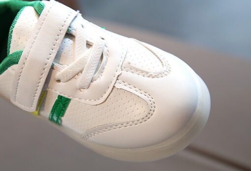 Tenis deportivos blancos con luces LED Kimmy - Image 4
